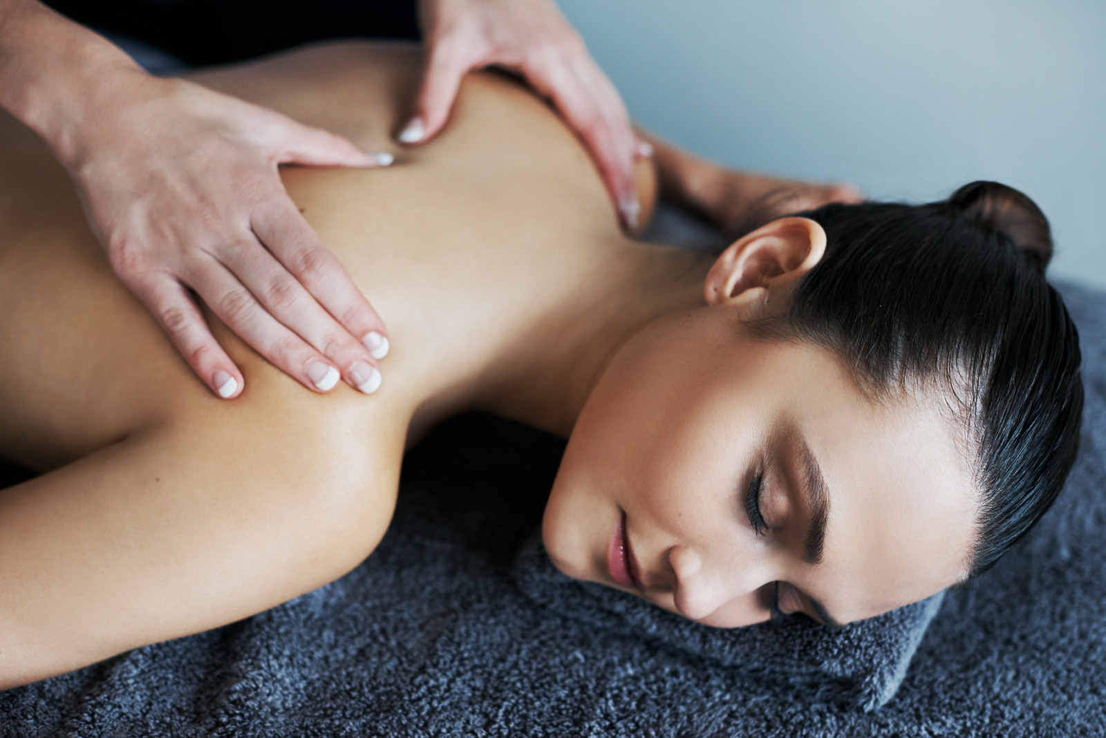 How Massage Can Help Alleviate Knots & Pain in the Neck & Shoulder