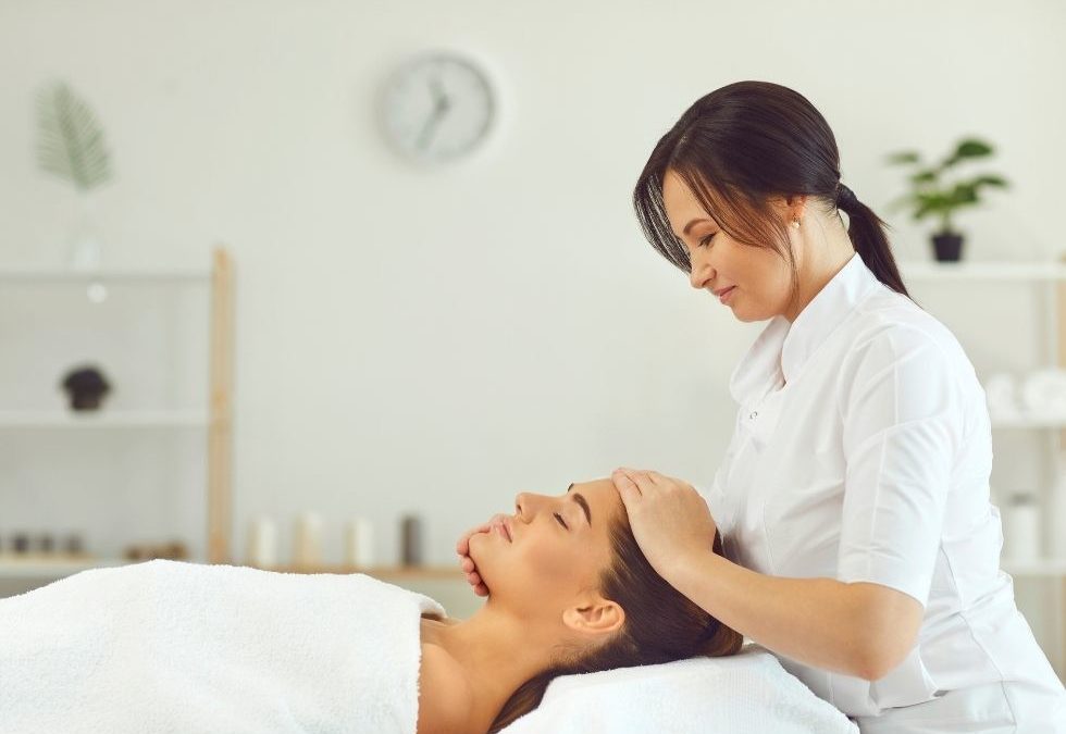 How to Be Professional as a Massage Therapist | PMA
